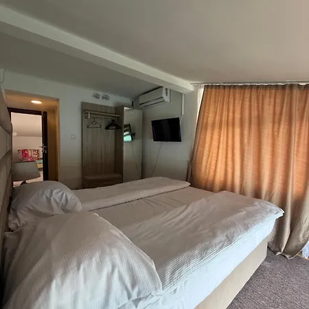 Sunset Apartmanhotel *